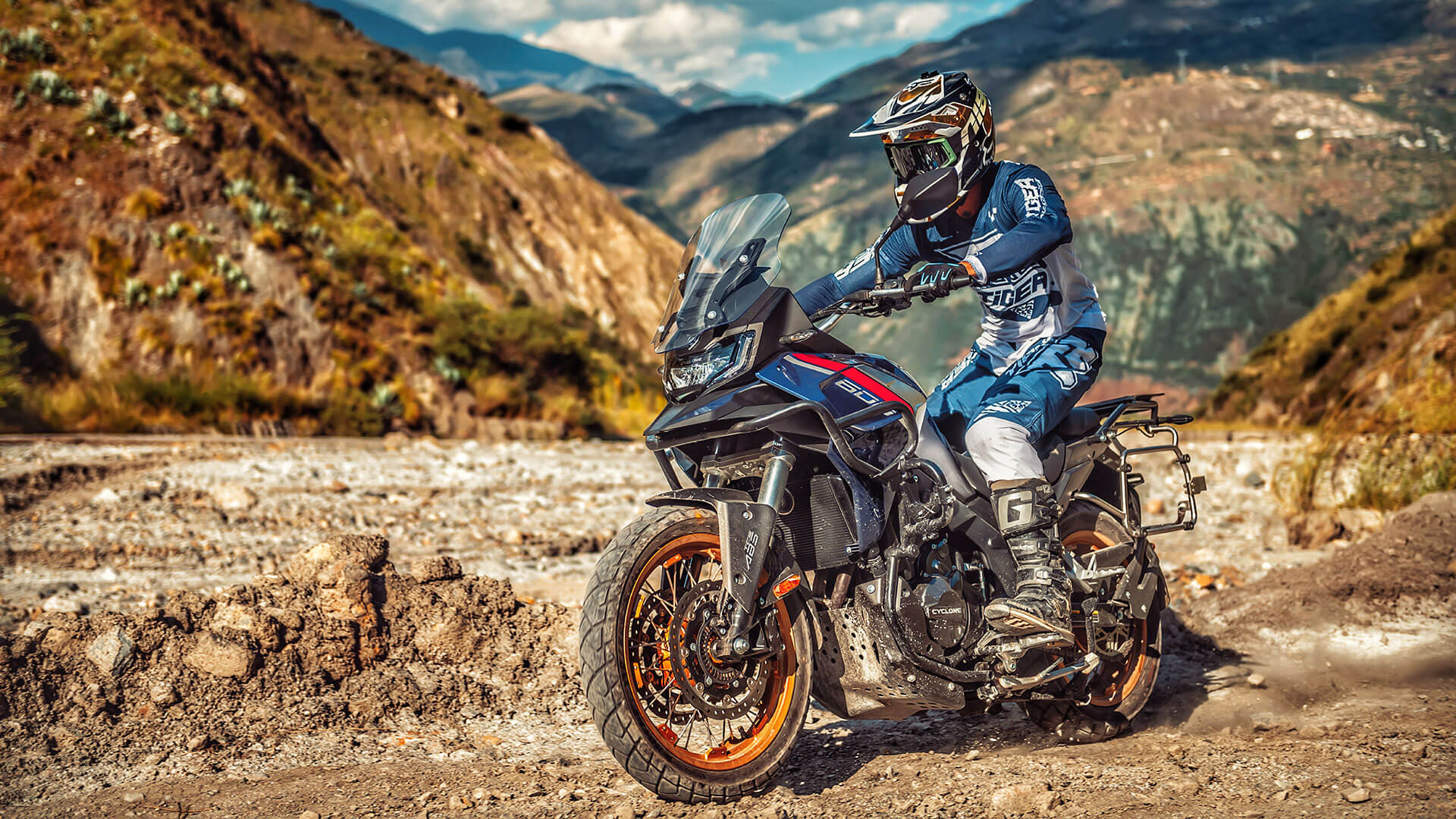 CYCLONE RX600 ADV (SR600GY) — 2
