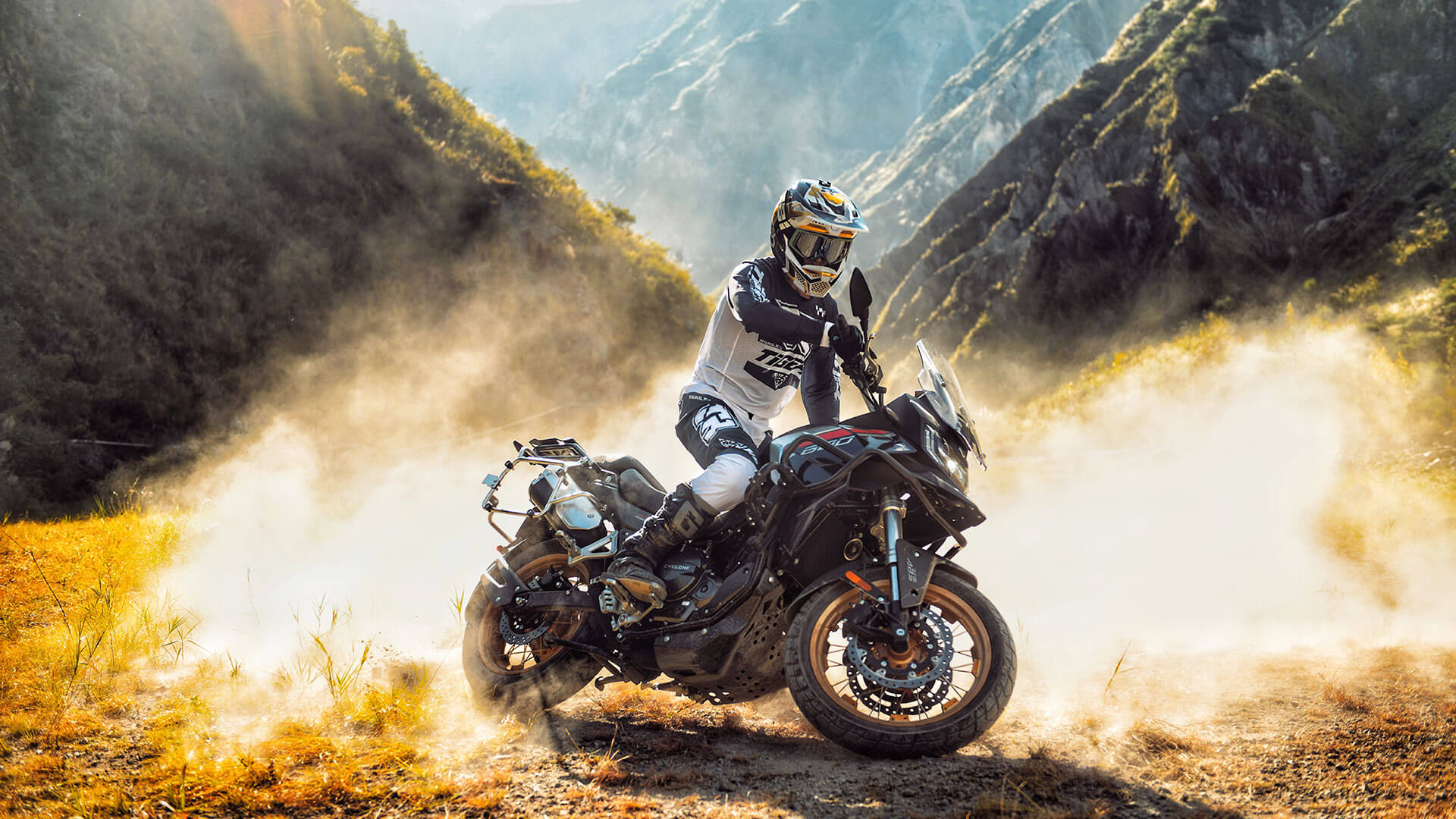 CYCLONE RX600 ADV (SR600GY) — 3